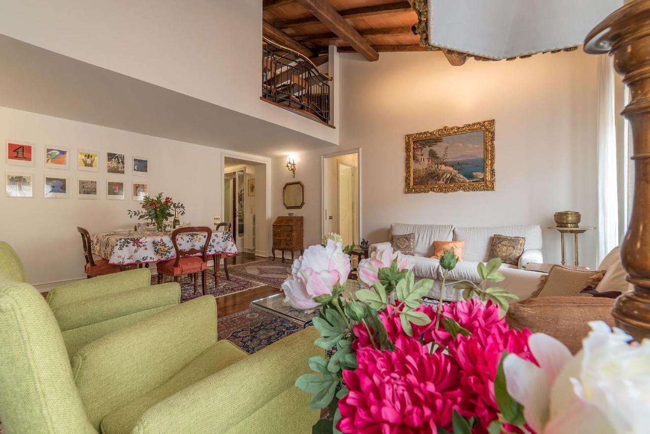 Quiet And Classic On Two Floors, By Trevi Fountain - Fromhometorome Lejlighed *