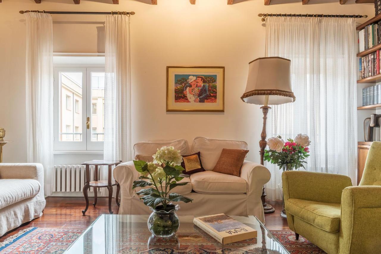 Quiet And Classic On Two Floors, By Trevi Fountain - Fromhometorome Rom