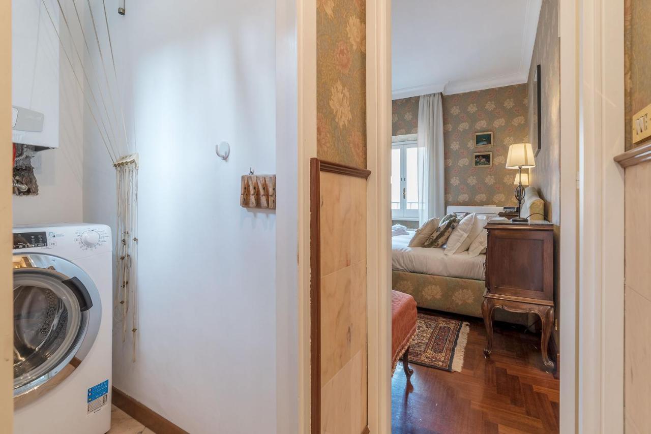 Quiet And Classic On Two Floors, By Trevi Fountain - Fromhometorome Lejlighed