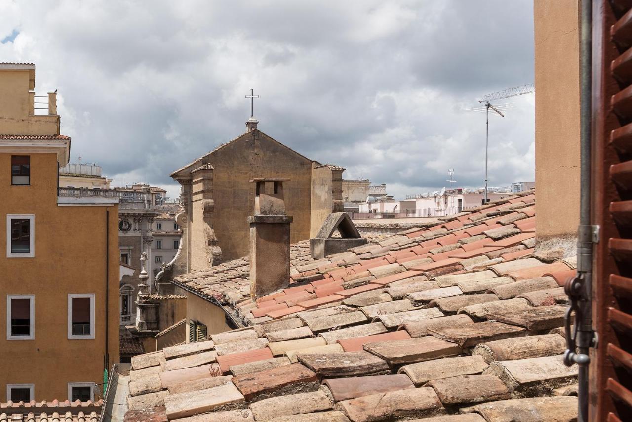 Quiet And Classic On Two Floors, By Trevi Fountain - Fromhometorome Rom