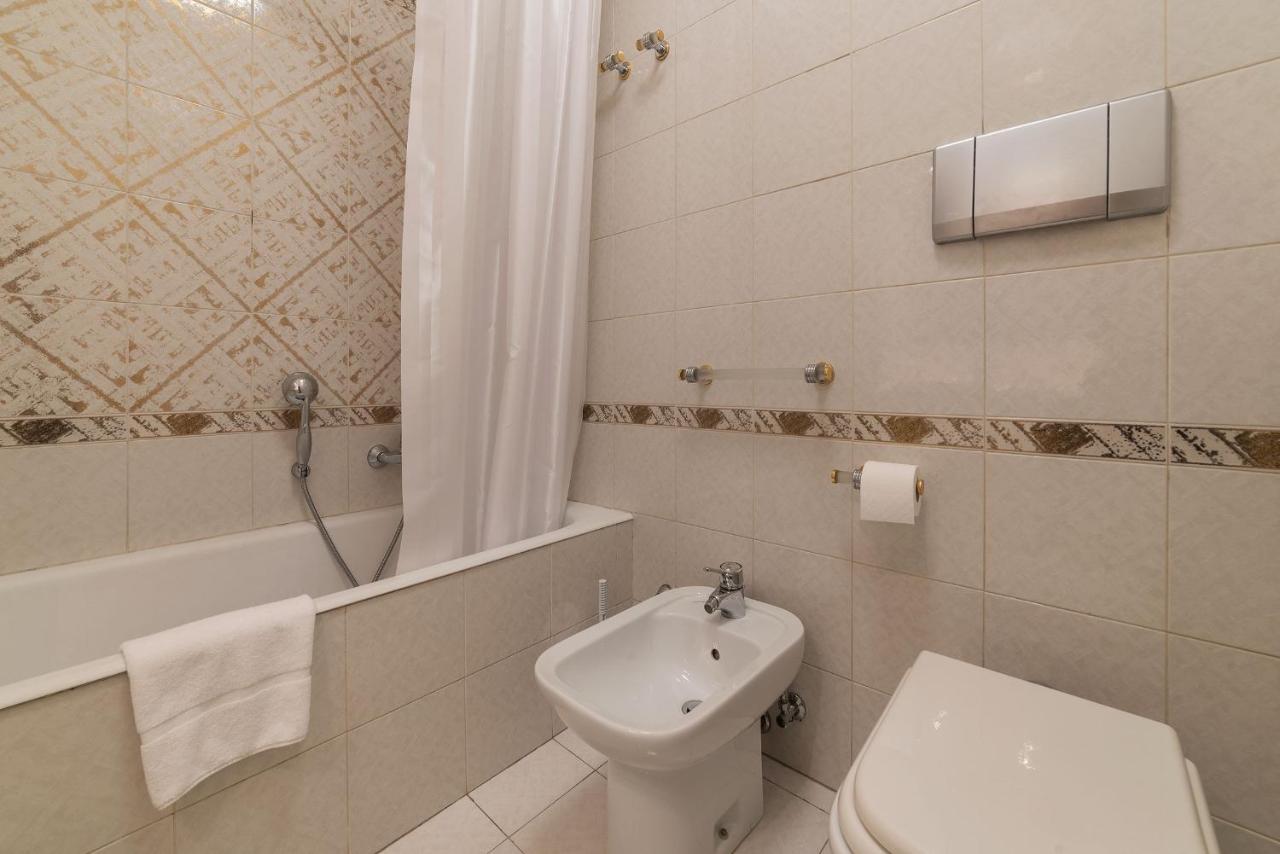 Lejlighed Quiet And Classic On Two Floors, By Trevi Fountain - Fromhometorome Rom