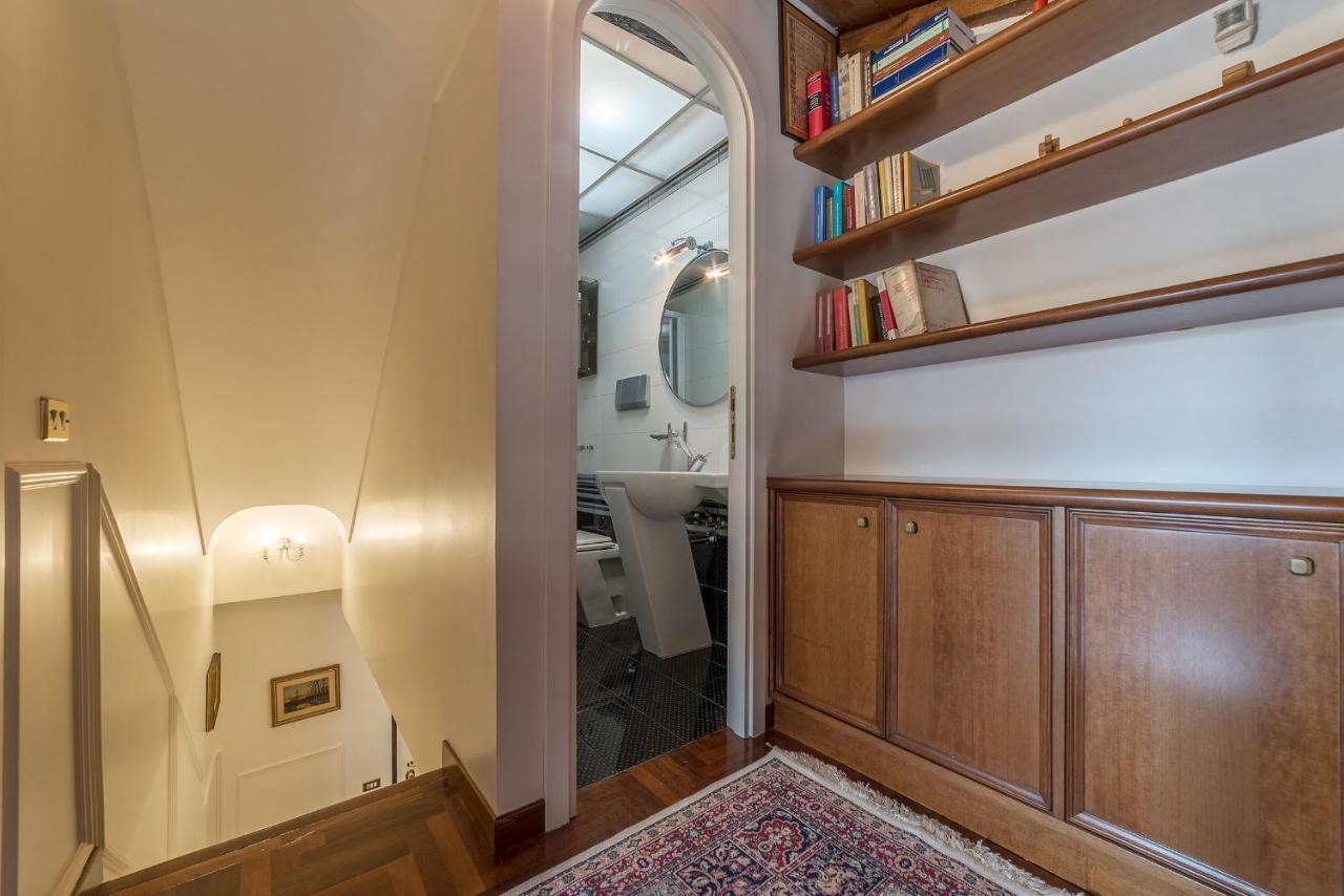 Lejlighed Quiet And Classic On Two Floors, By Trevi Fountain - Fromhometorome *